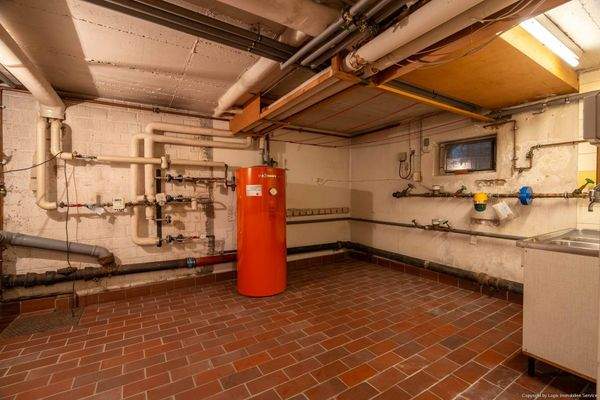 Heizungs- und Anschlussraum