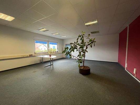 Heller Büroraum