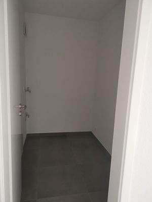 Abstellraum mit Anschluss WM und Trockner 