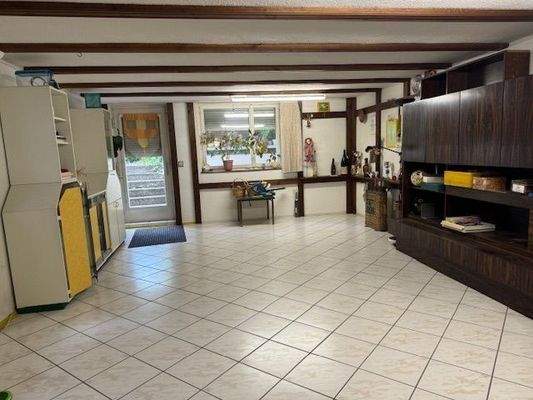 Grosses Zimmer unten ELW.jpg