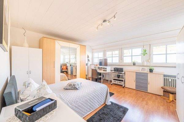 Wohnung 2 DG Schlafzimmer