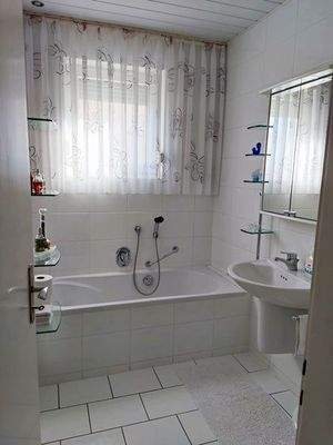 .. Tageslichtbad mit Wanne !