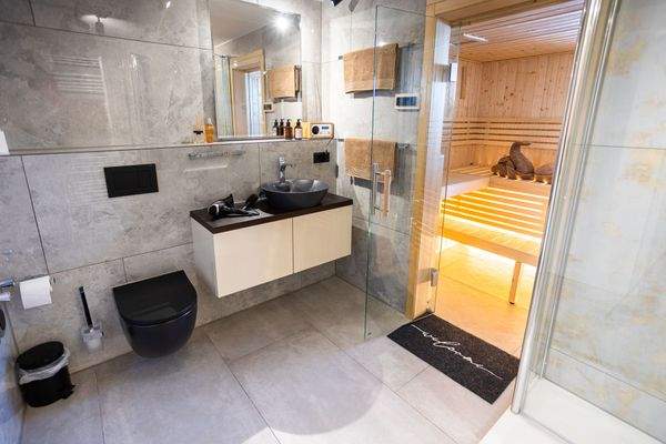 Badezimmer mit Sauna