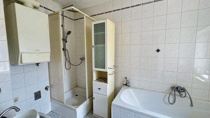 1. OG Bad Wohneinheit