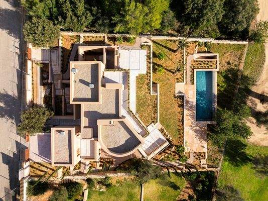 Moderne Villa mit Blick auf den Golfplatz zu verkaufen in Pollensa, Mallorca