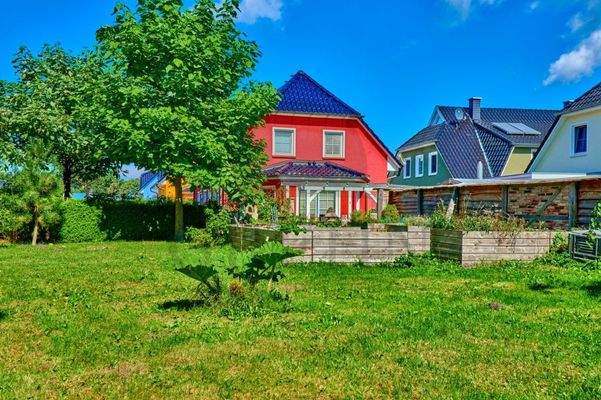 Grundstück mit Südansicht.jpg