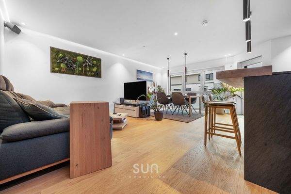 MODERNER WOHN- UND ESSBEREICH