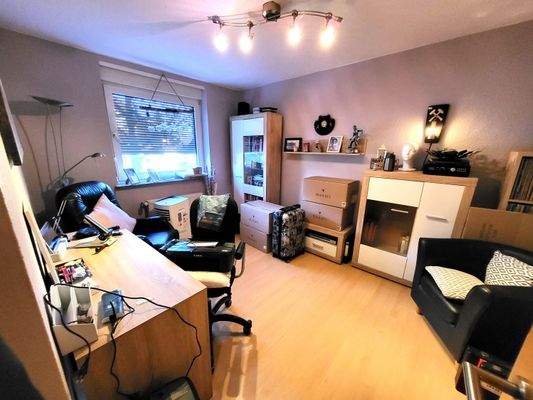 Schlafzimmer 2 1.OG.jpg