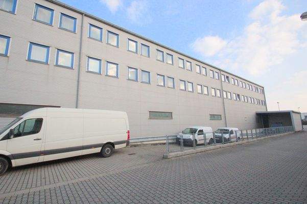 AnKaSa Immobilien Leipzig_Gewerbefläche Verkaufsfläche Lagerfläche_Anlieferungsbereich mit Rampe Lager