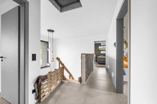 Flur - 1. OG - Villa