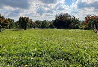 Grundstück am Ortsrand in Richtung Süden