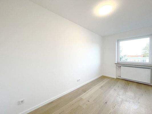 Geräumiges Schlafzimmer