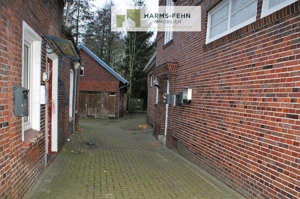 Zufahrt zum hinteren Grundstück