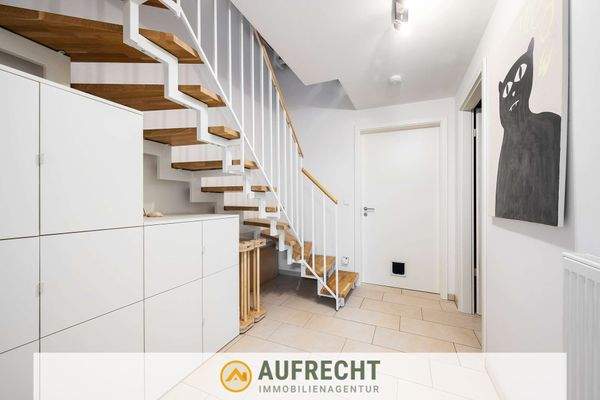 geräumiger Flurbereich KG