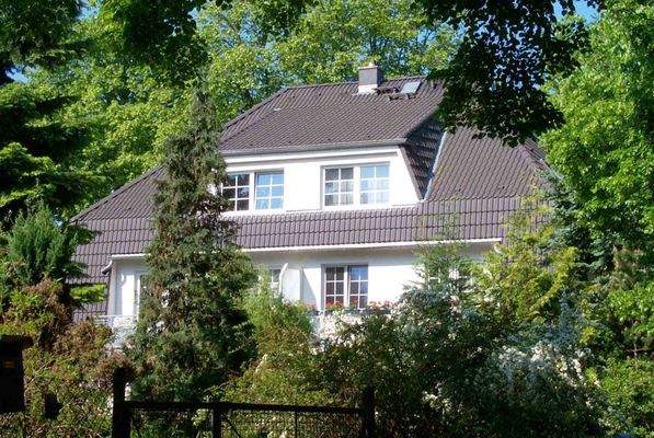 Hausansicht Karl-Liebknecht-Straße im Sommer