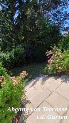 Terrassenabgang in den Garten