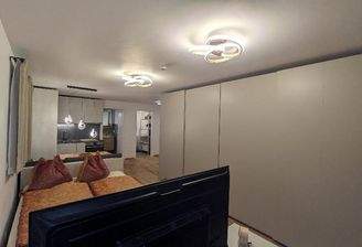 Apartement mit großem Kleiderschrank