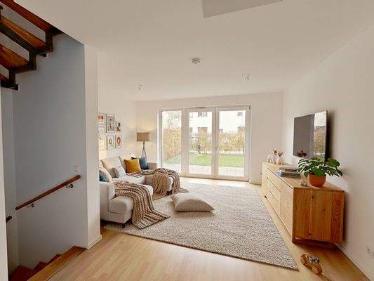 Ansicht I: Wohn- und Esszimmer (mit Beispielmöblierung)