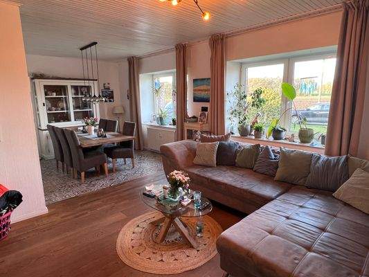 Wohnzimmer mit Essbereich