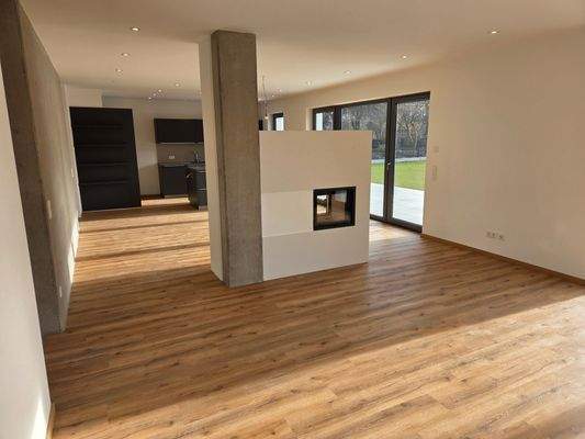 Wohn-/Essbereich mit Kamin