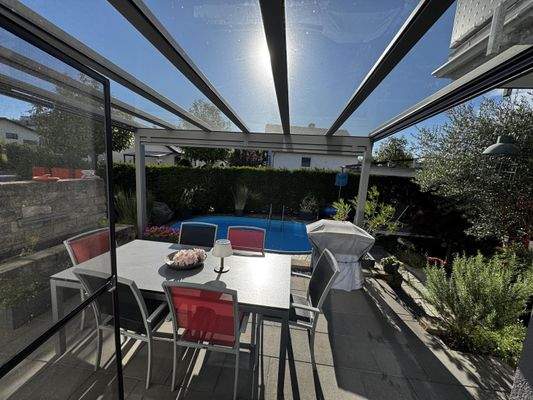 überdachte Terrasse