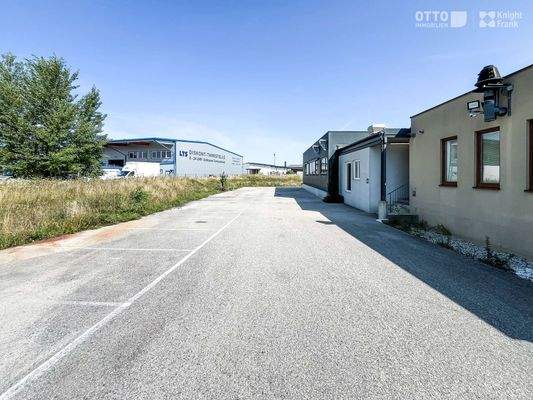 Einfahrt zur Produktion