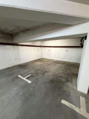 Tiefgarage/zwei Parkplätze