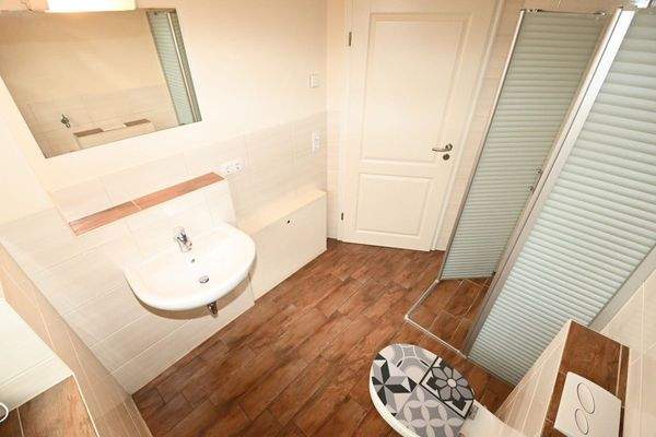 WC EG - rechte Wohneinheit