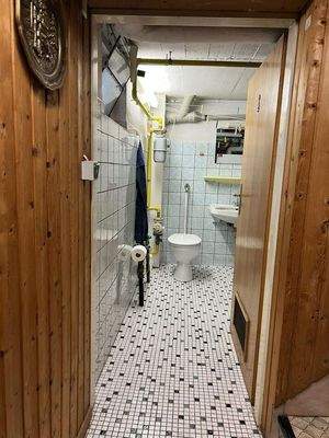 Keller: Bad mit Dusche 
