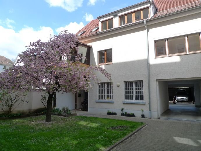 Charmante 3-Zimmer-Wohnung mit Wintergarten in Freiburg-Herdern