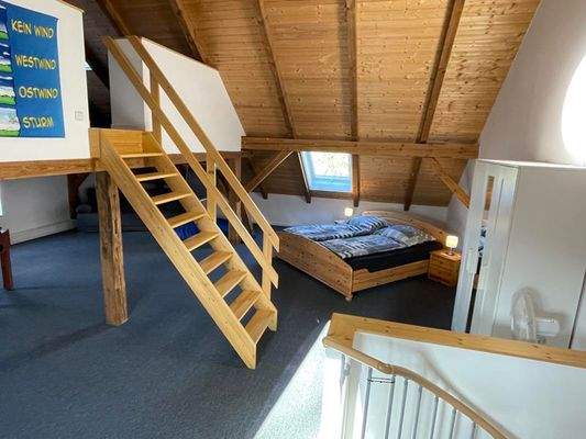 12 - MoinMoin Schlafzimmer DG .jpg