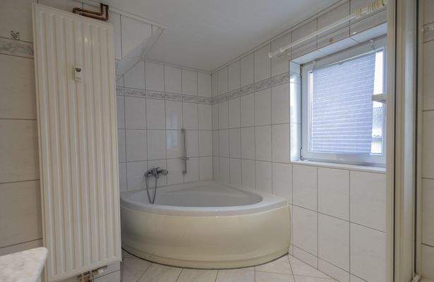 Badezimmer EG