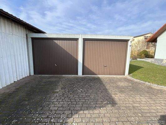 zwei Garagen
