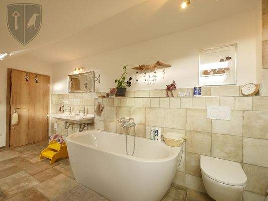  Badezimmer - FLIESENBÖDEN