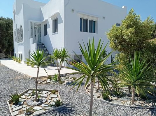 Kreta, Sfakaki: Sehr geräumige Villa mit Meerblick zu verkaufen