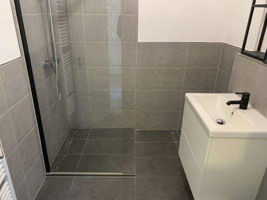 9134KC-18 modernes Duschbad