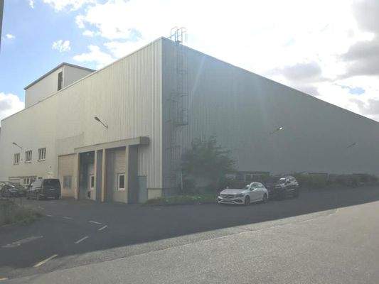 Außenansicht Produktionshalle 8 m hoch