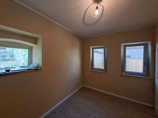 UG hinteres vorderes Zimmer