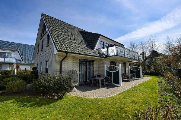 Ansicht mit Terrasse