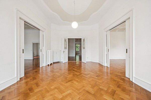 Salon mit 2 Zimmern, 93m²