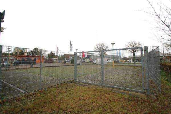 Das Tor für die LKW-Zufahrt