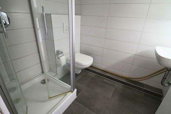 Badezimmer 1 mit Dusche