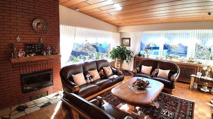 Wohnzimmer mit Kamin