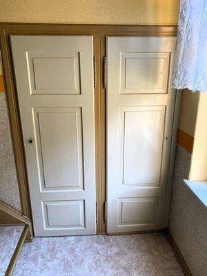 ehemalige WCs auf halber Treppe.jpg