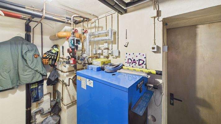 8f7d478175c4445a8754768dc1fcb4d4_95_CAM01984G0-PR0509-STILL012