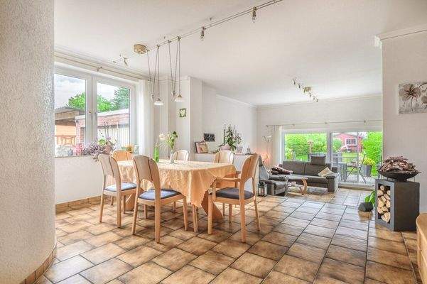 Ess-/Wohnbereich EG/WE 1