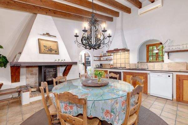 Offene Küche mit Essbereich