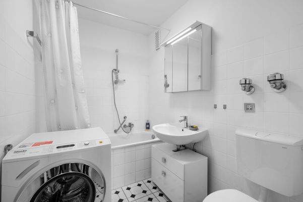 Badezimmer Ansicht 2