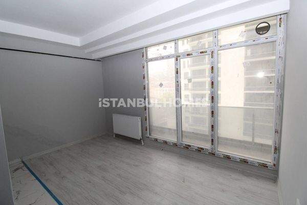 1-Bedroom Flat in a Complex with Amenities in Esenyurt Istanbul