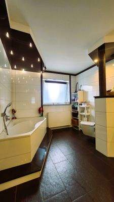 Whg. 2   1.OG Badezimmer Ansicht 3